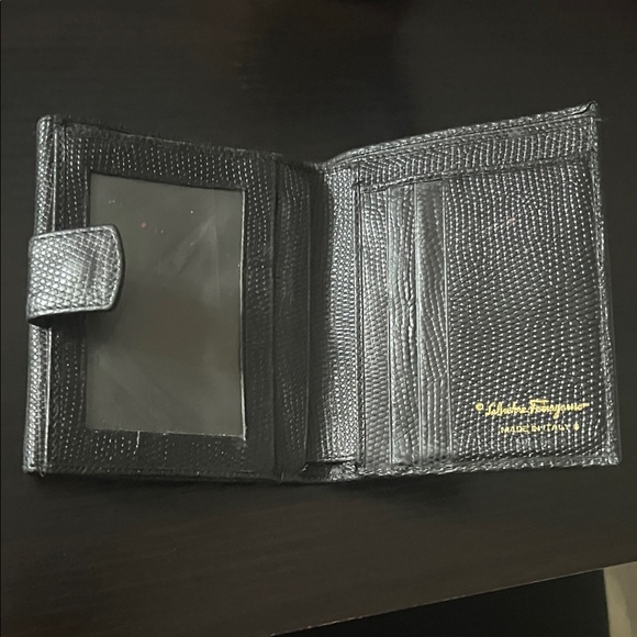 Salvatore Ferragamo bilfold wallet - Picture 4 of 7